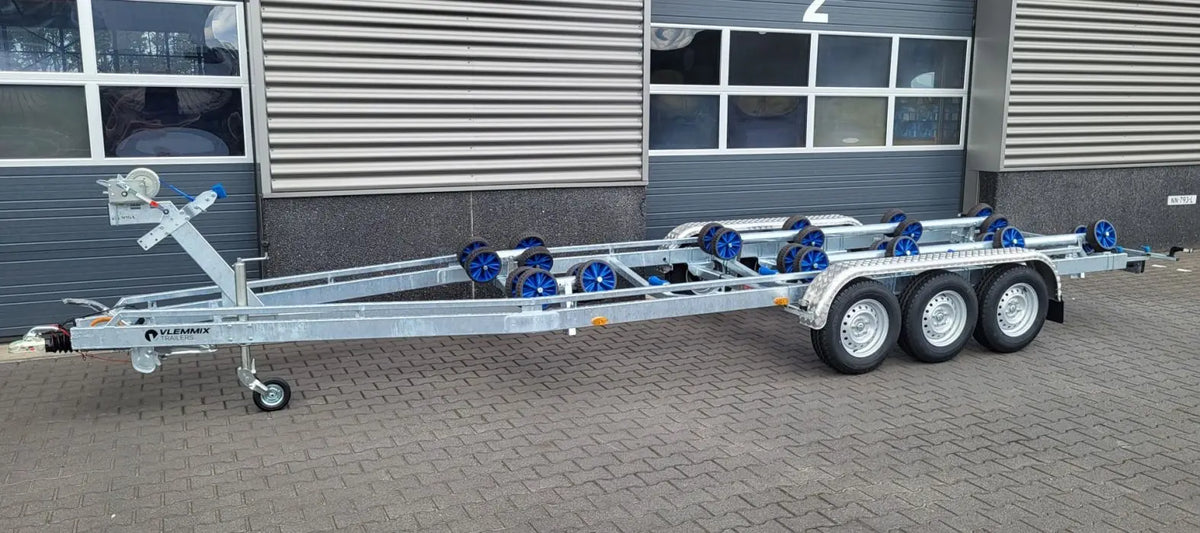 Motorboot FLEXROLL  Dreiachser