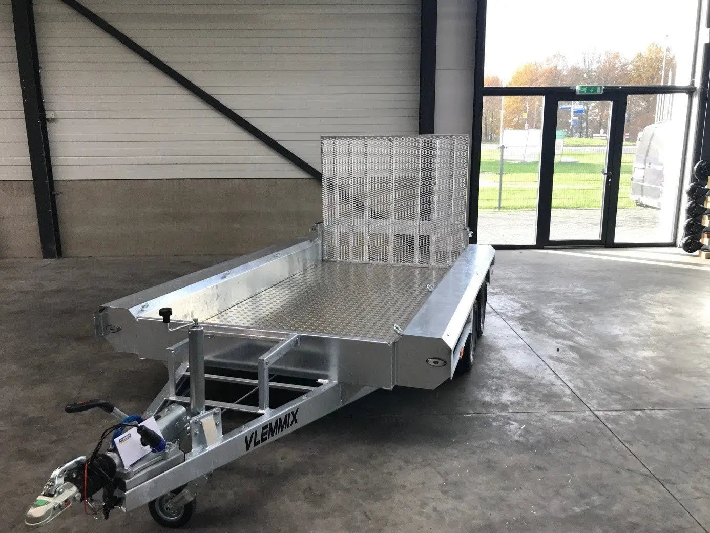 Vlemmix | ALURIFFELBLECH 400x180cm montiert EU-Trailer