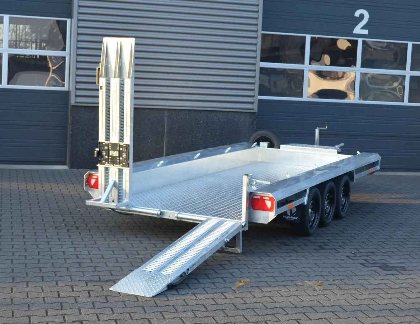 Vlemmix | ALURIFFELBLECH 400x150cm montiert EU-Trailer