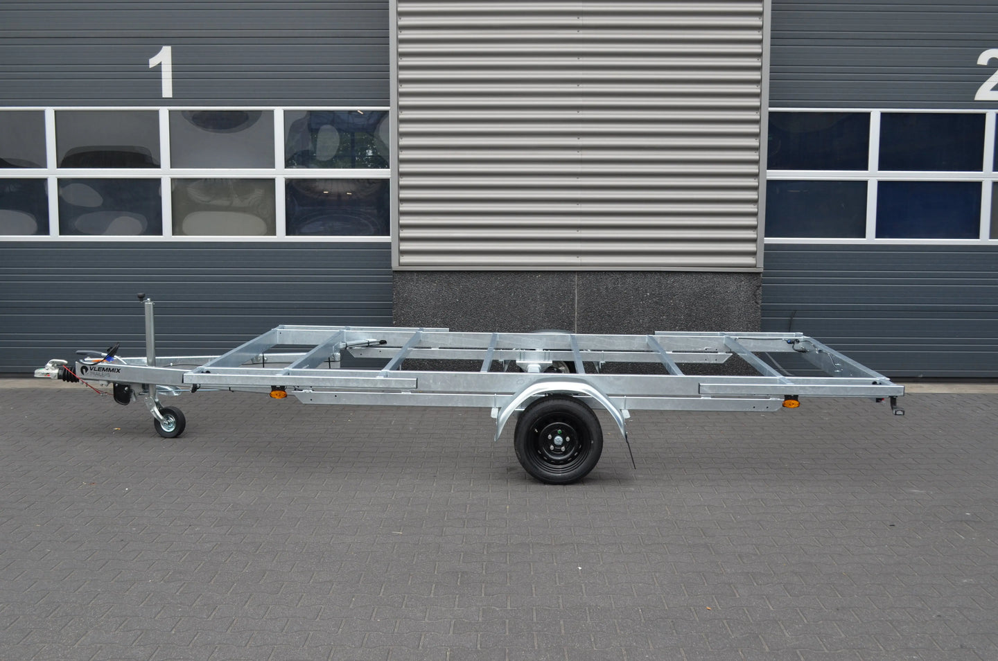 TH 300 CLASSIC 1800 EU-Trailer